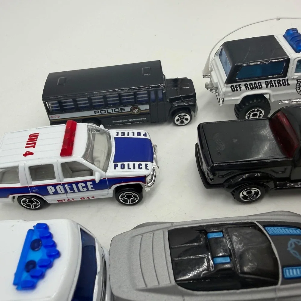 Hot Wheels Matchbox Mixed Lot 19 Diecast Police Ambulance Rescue Vehicles Used